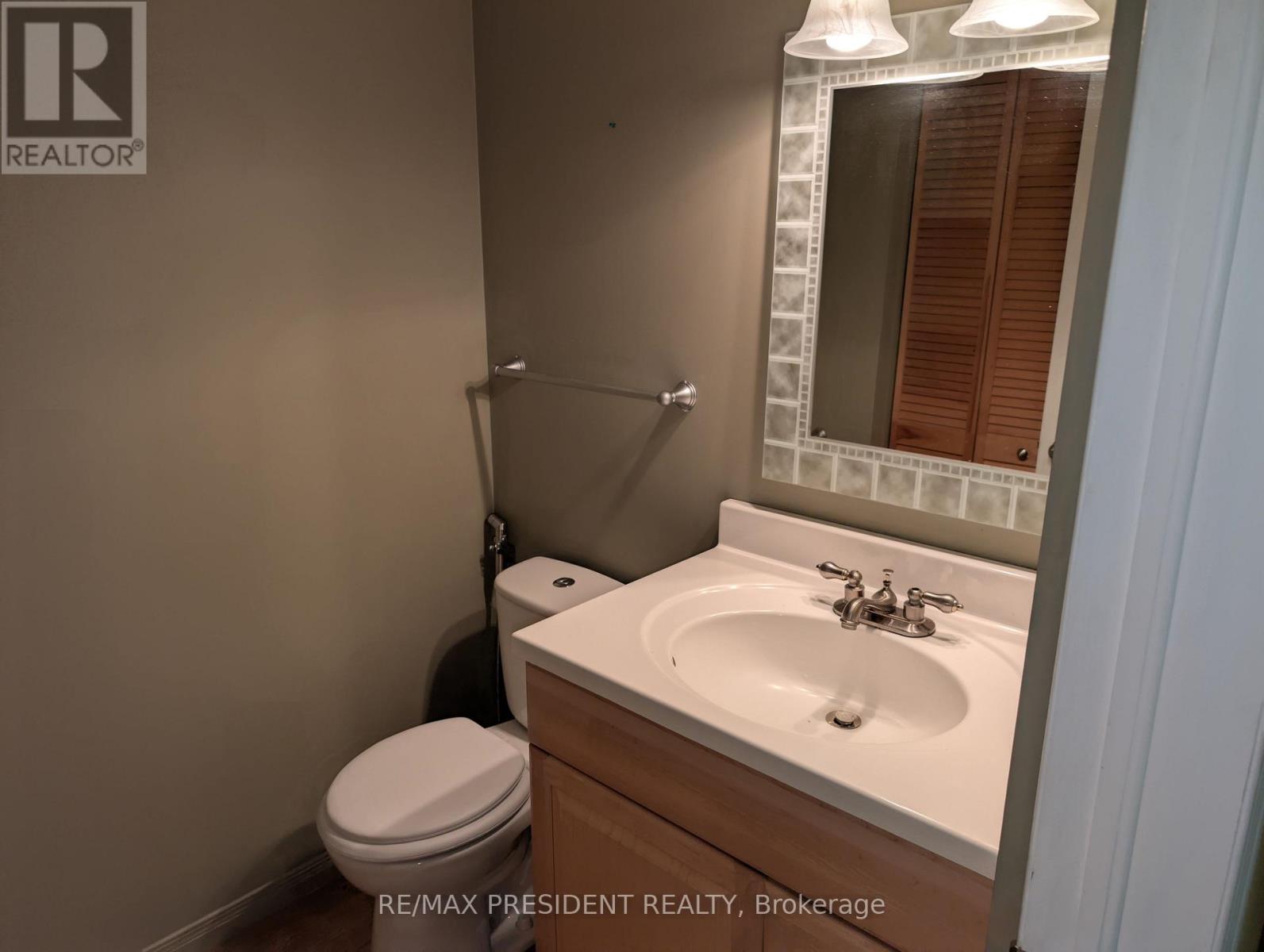 12 Hill Street, Halton Hills, Ontario  L7J 2W2 - Photo 25 - W12480630