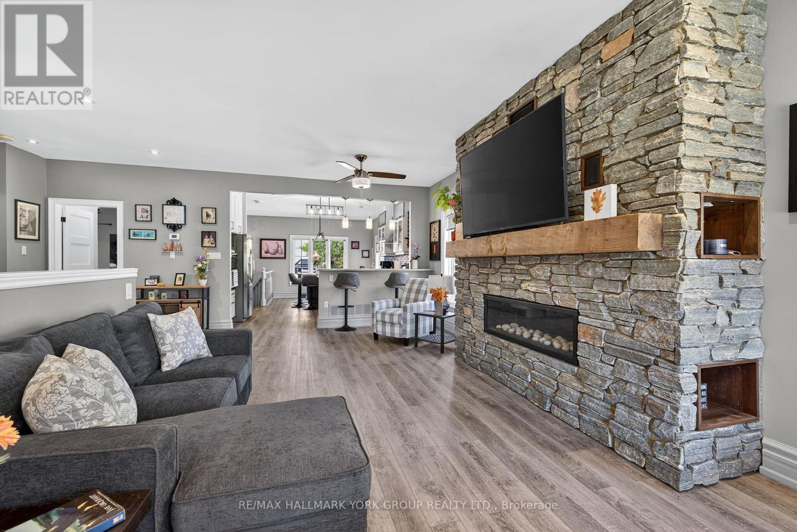 2 Hadley Court, Aurora, Ontario  L4G 7E5 - Photo 11 - N12456899