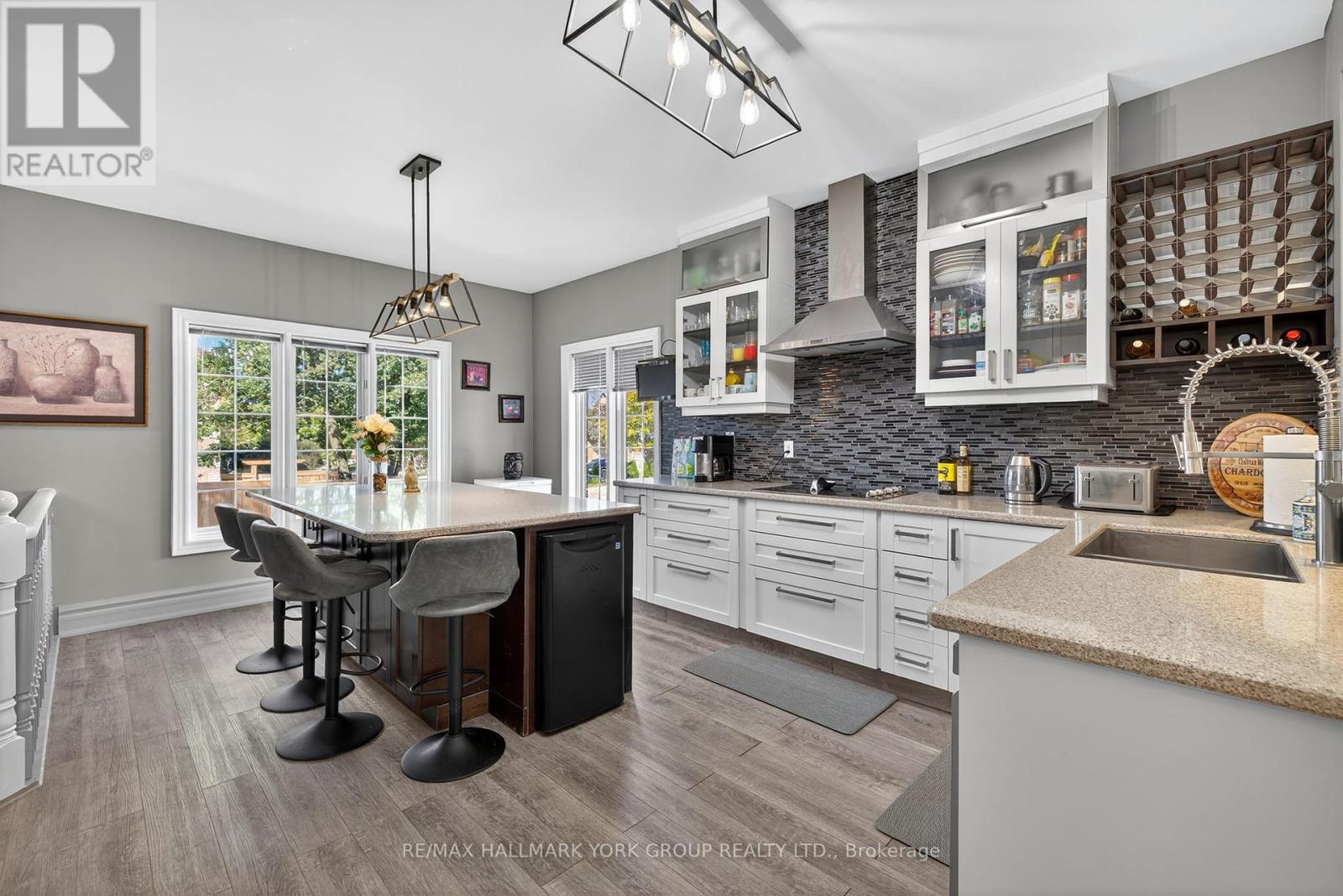 2 Hadley Court, Aurora, Ontario  L4G 7E5 - Photo 14 - N12456899