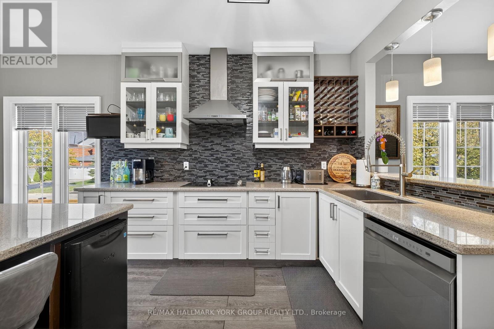 2 Hadley Court, Aurora, Ontario  L4G 7E5 - Photo 15 - N12456899