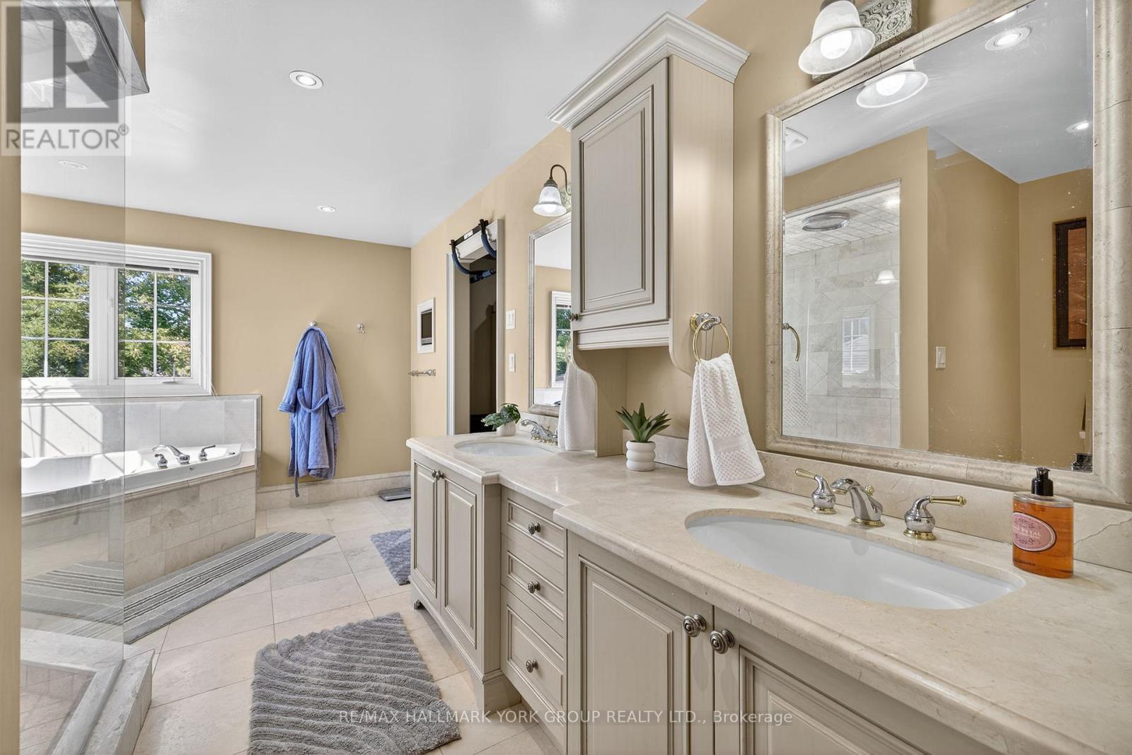 2 Hadley Court, Aurora, Ontario  L4G 7E5 - Photo 35 - N12456899