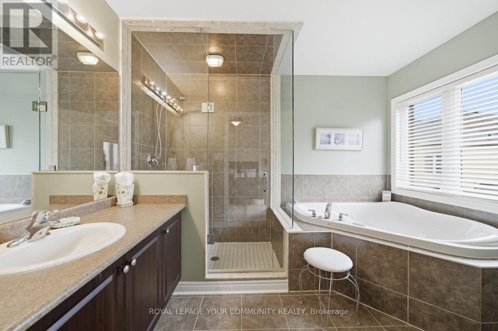 76 Mary Ellen Baker Crescent, Vaughan (Patterson), Ontario  L4J 0G4 - Photo 13 - N12480772