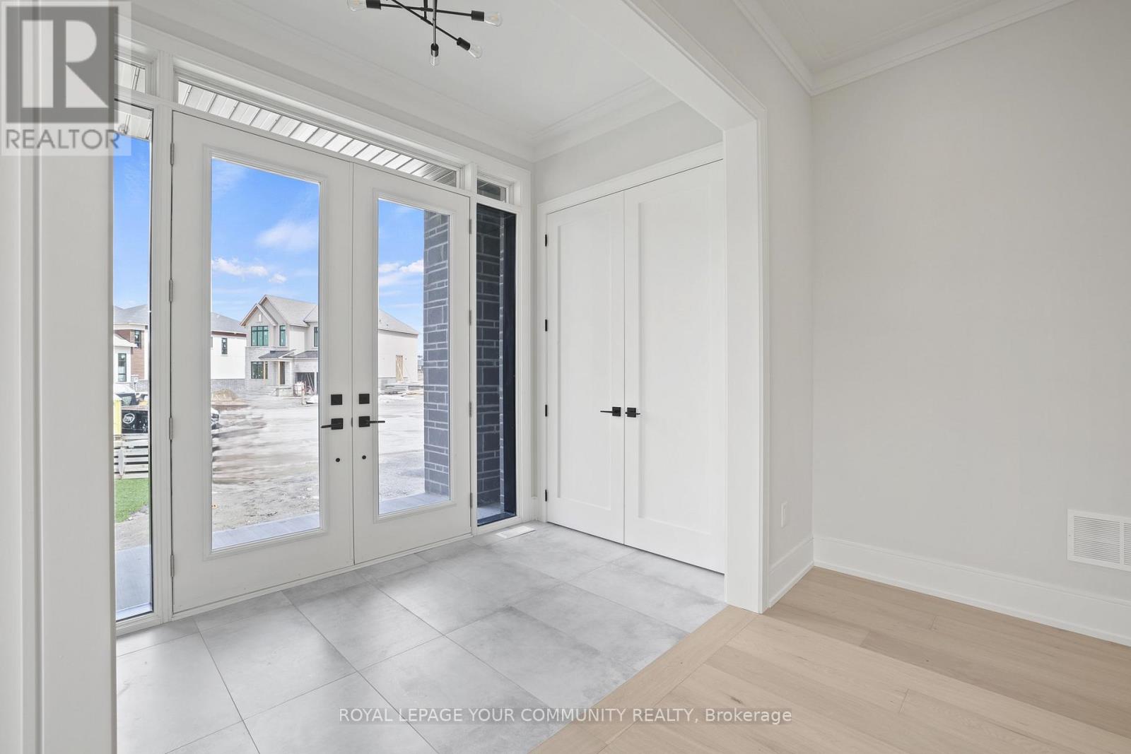 2 Bunn Court, Aurora, Ontario  L4G 0G6 - Photo 8 - N12482060