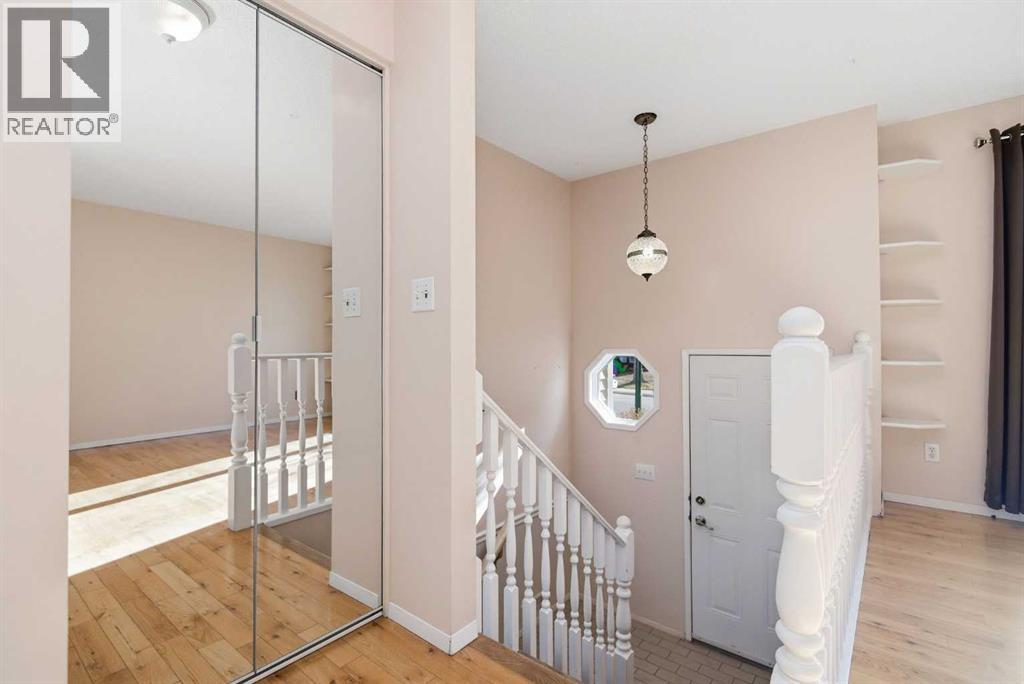 93 Eastman Crescent, Red Deer, Alberta  T4R 1X4 - Photo 5 - A2266576