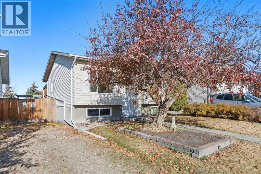 93 Eastman Crescent, Red Deer, Alberta  T4R 1X4 - Photo 2 - A2266576