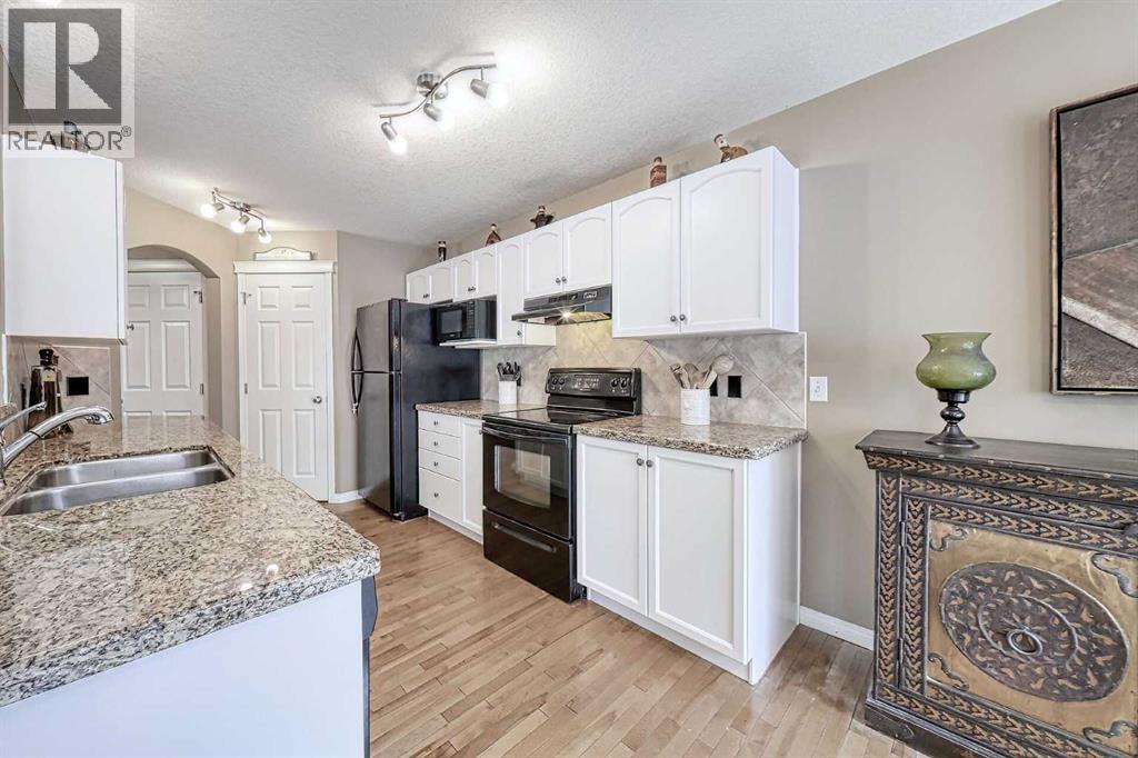73 Everwoods Road Sw, Calgary, Alberta  T2Y 5C9 - Photo 17 - A2264395