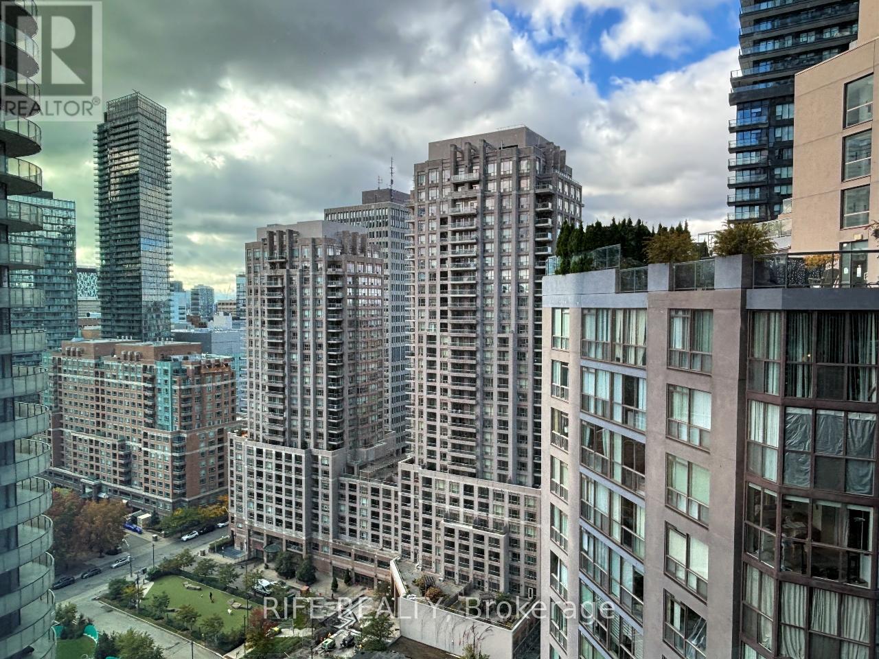 2316 - 8 Wellesley Street W, Toronto (Bay Street Corridor), Ontario  M4Y 1E7 - Photo 21 - C12482100