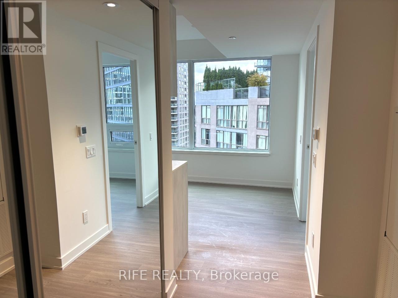 2316 - 8 Wellesley Street W, Toronto (Bay Street Corridor), Ontario  M4Y 1E7 - Photo 4 - C12482100