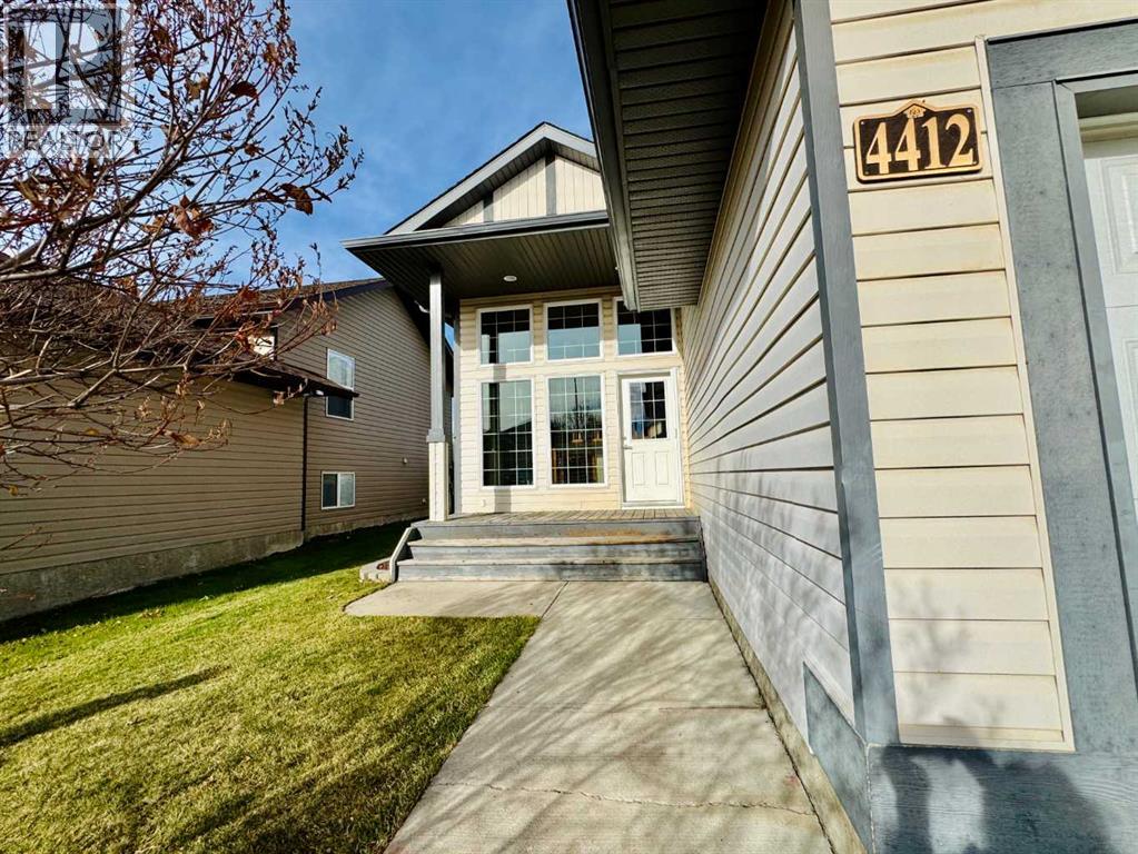 4412 58 Street Close, Rocky Mountain House, Alberta  T4T 0A4 - Photo 4 - A2264203