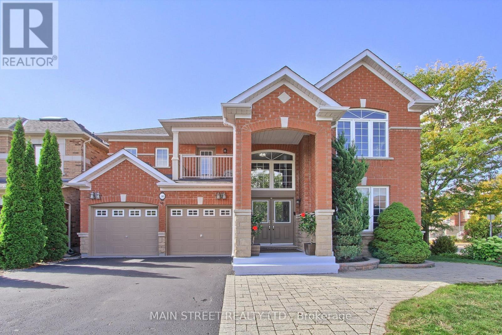 30 CONOVER AVENUE, Aurora, Ontario