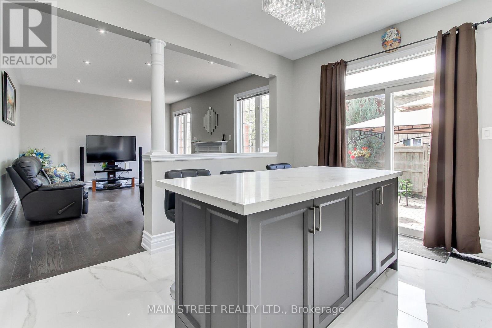 30 Conover Avenue, Aurora, Ontario  L4G 0A3 - Photo 12 - N12482106