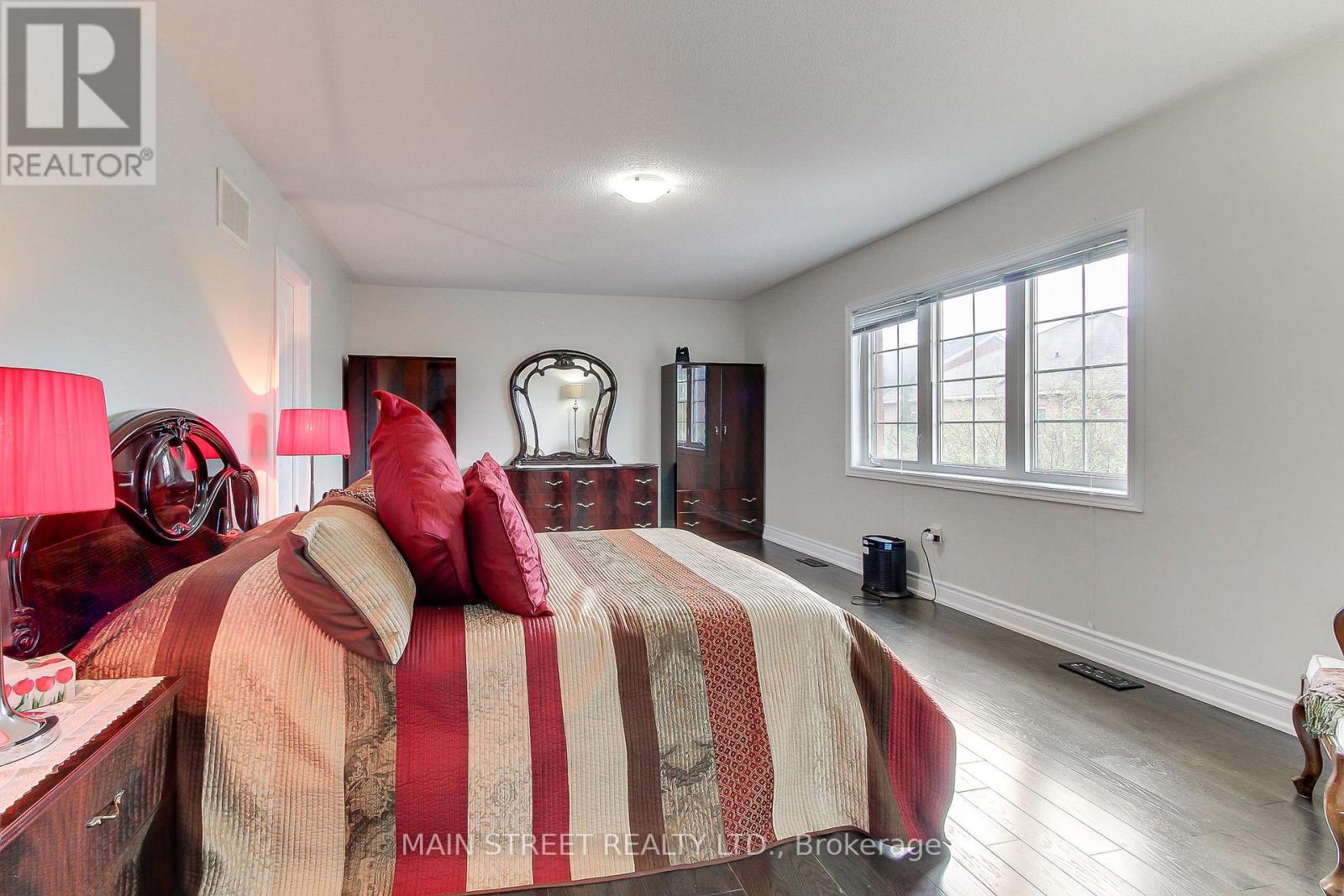 30 Conover Avenue, Aurora, Ontario  L4G 0A3 - Photo 20 - N12482106