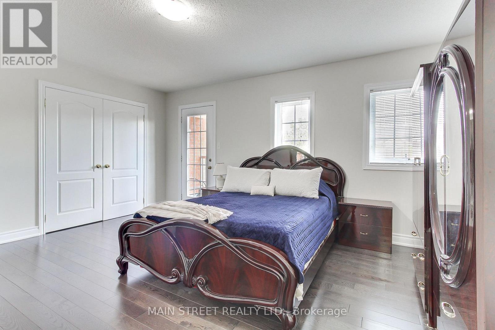 30 Conover Avenue, Aurora, Ontario  L4G 0A3 - Photo 25 - N12482106