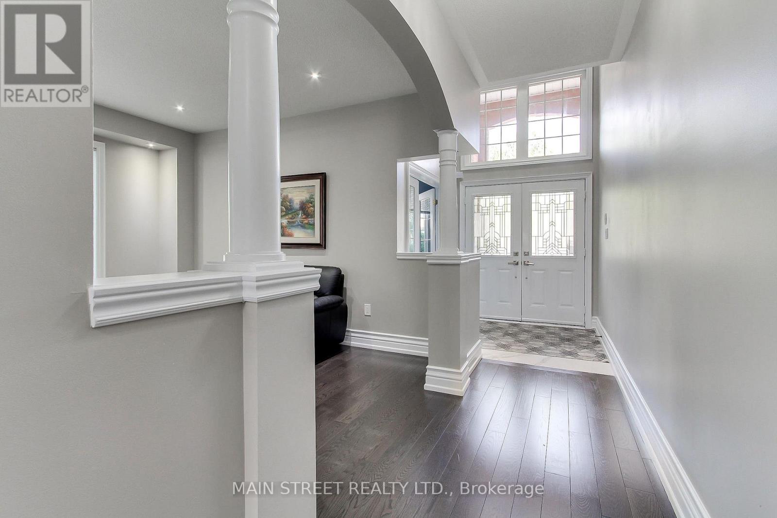30 Conover Avenue, Aurora, Ontario  L4G 0A3 - Photo 3 - N12482106
