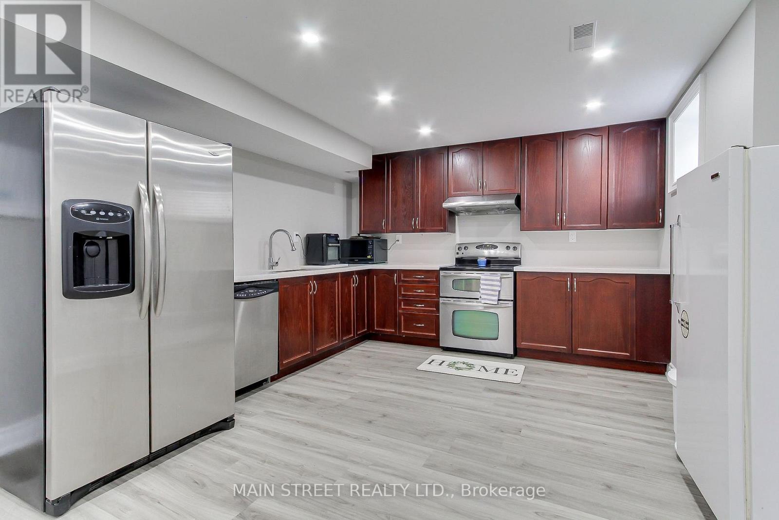 30 Conover Avenue, Aurora, Ontario  L4G 0A3 - Photo 33 - N12482106