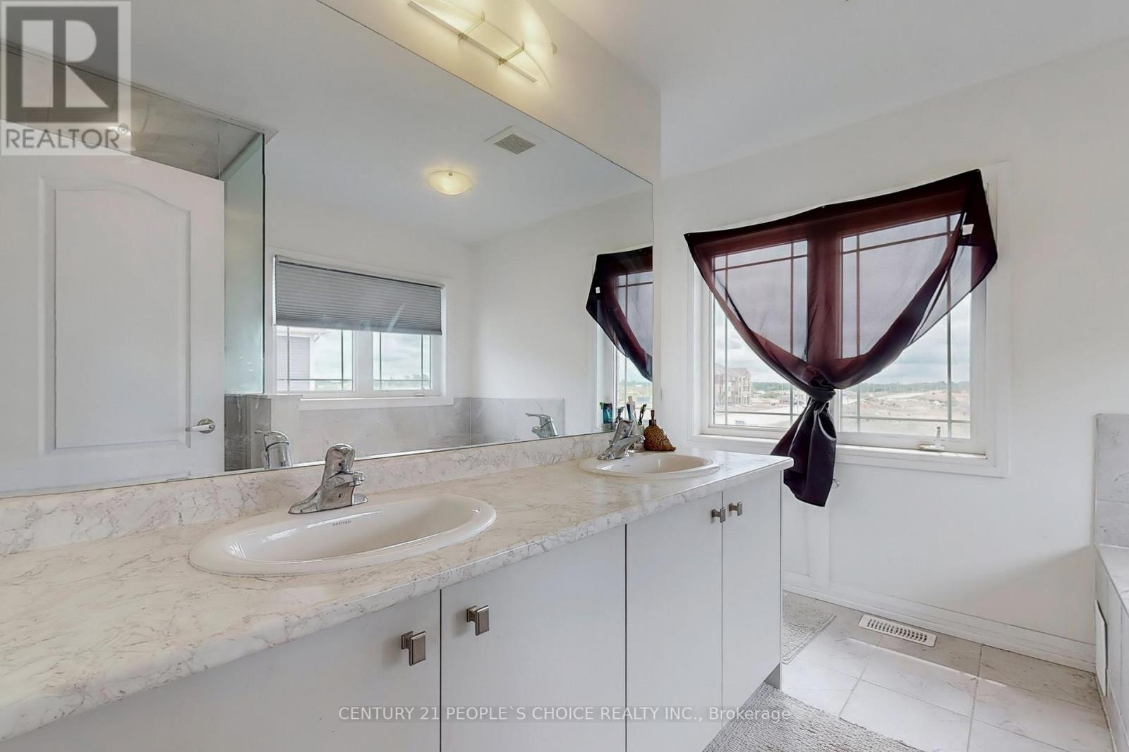 38 Stanley Avenue N, Haldimand, Ontario  N3W 0G8 - Photo 33 - X12482102
