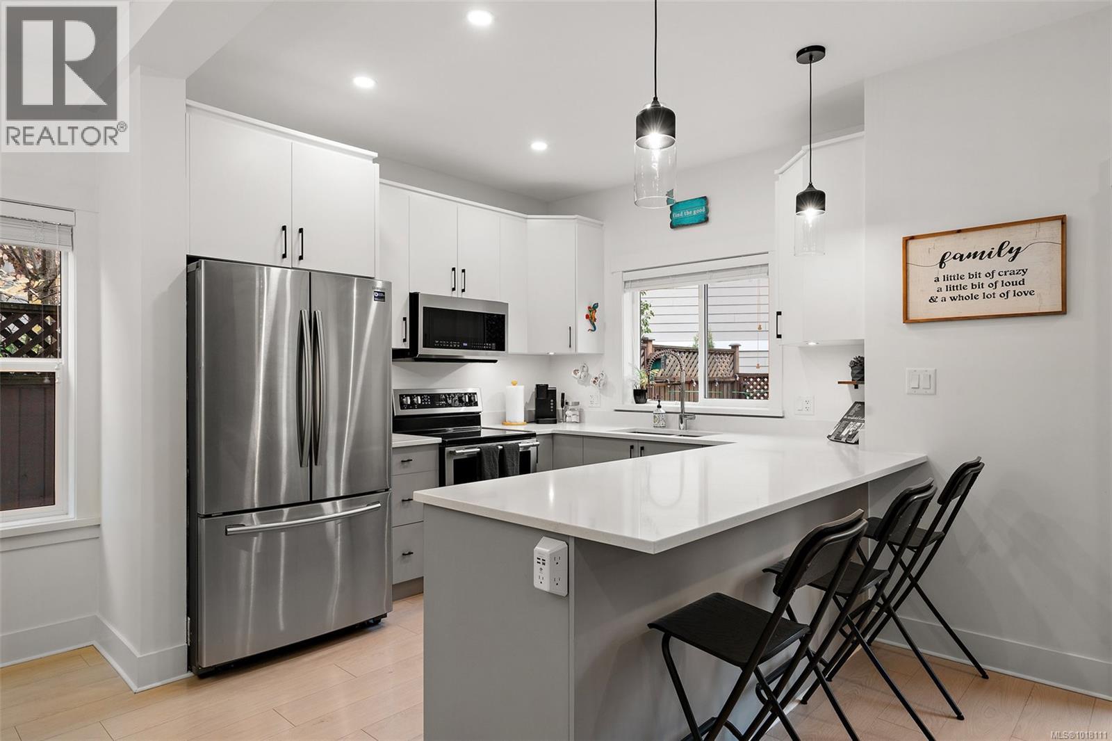 3420 Fuji Crt, Langford, British Columbia  V9C 0H8 - Photo 7 - 1018111