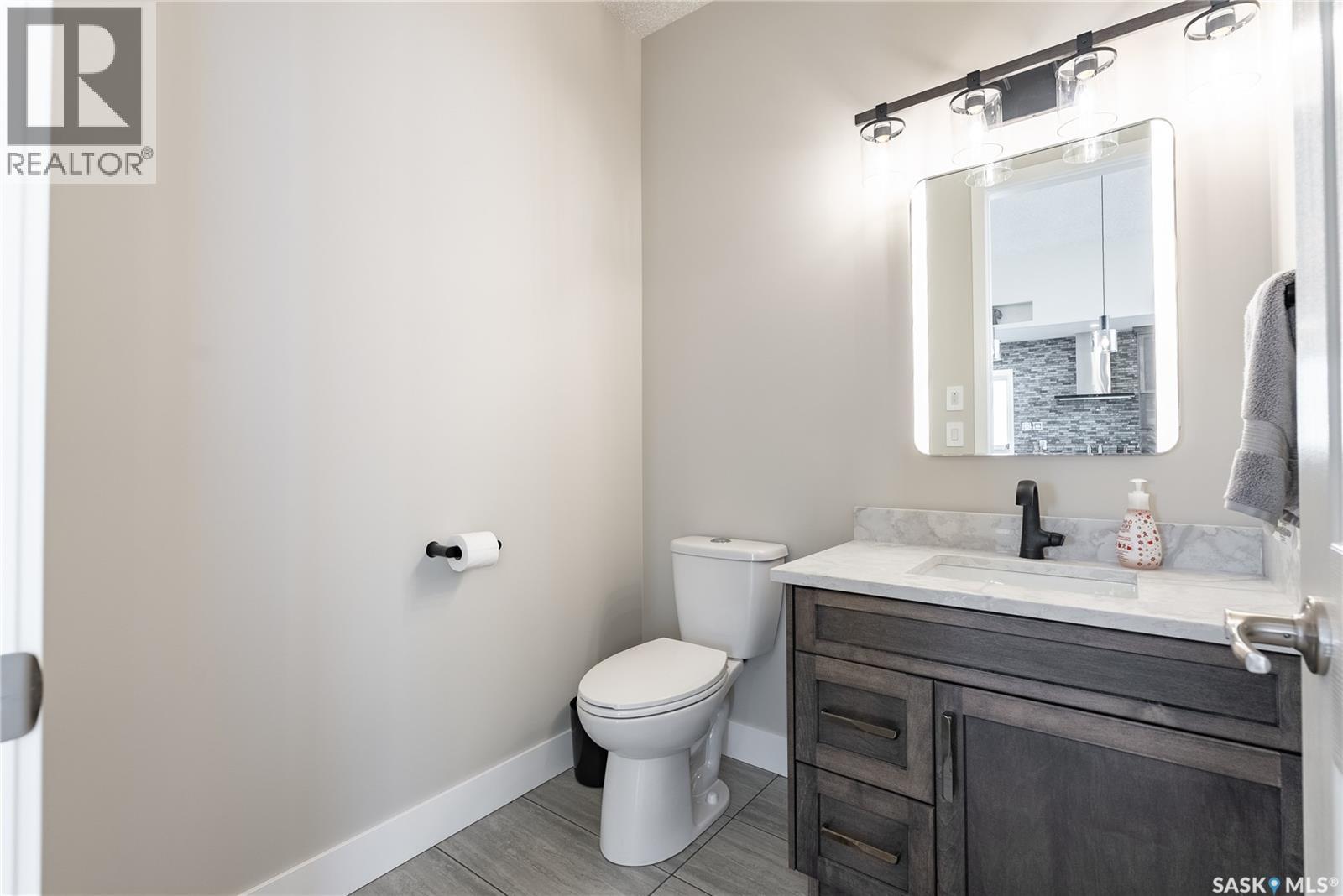 8 Loewen Court, Warman, Saskatchewan  S0K 1A0 - Photo 37 - SK021404