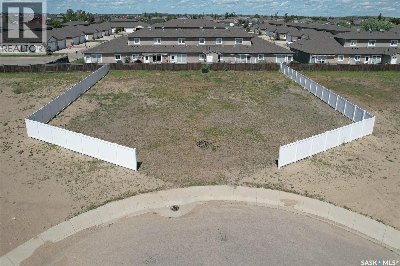 8 Loewen Court, Warman, Saskatchewan  S0K 1A0 - Photo 15 - SK021404