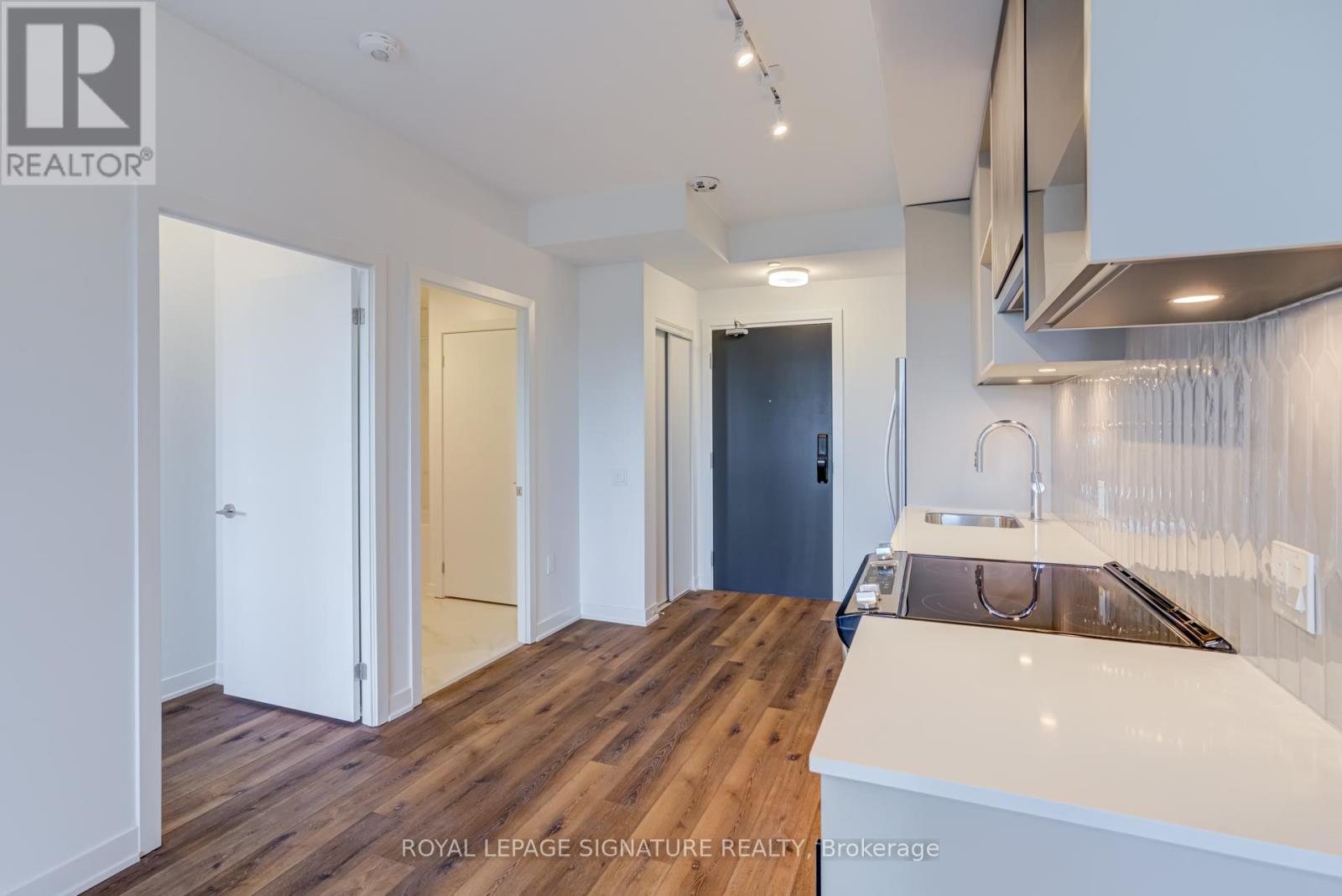 631 - 395 Dundas Street W, Oakville (Go Glenorchy), Ontario  L6M 5R8 - Photo 13 - W12482050