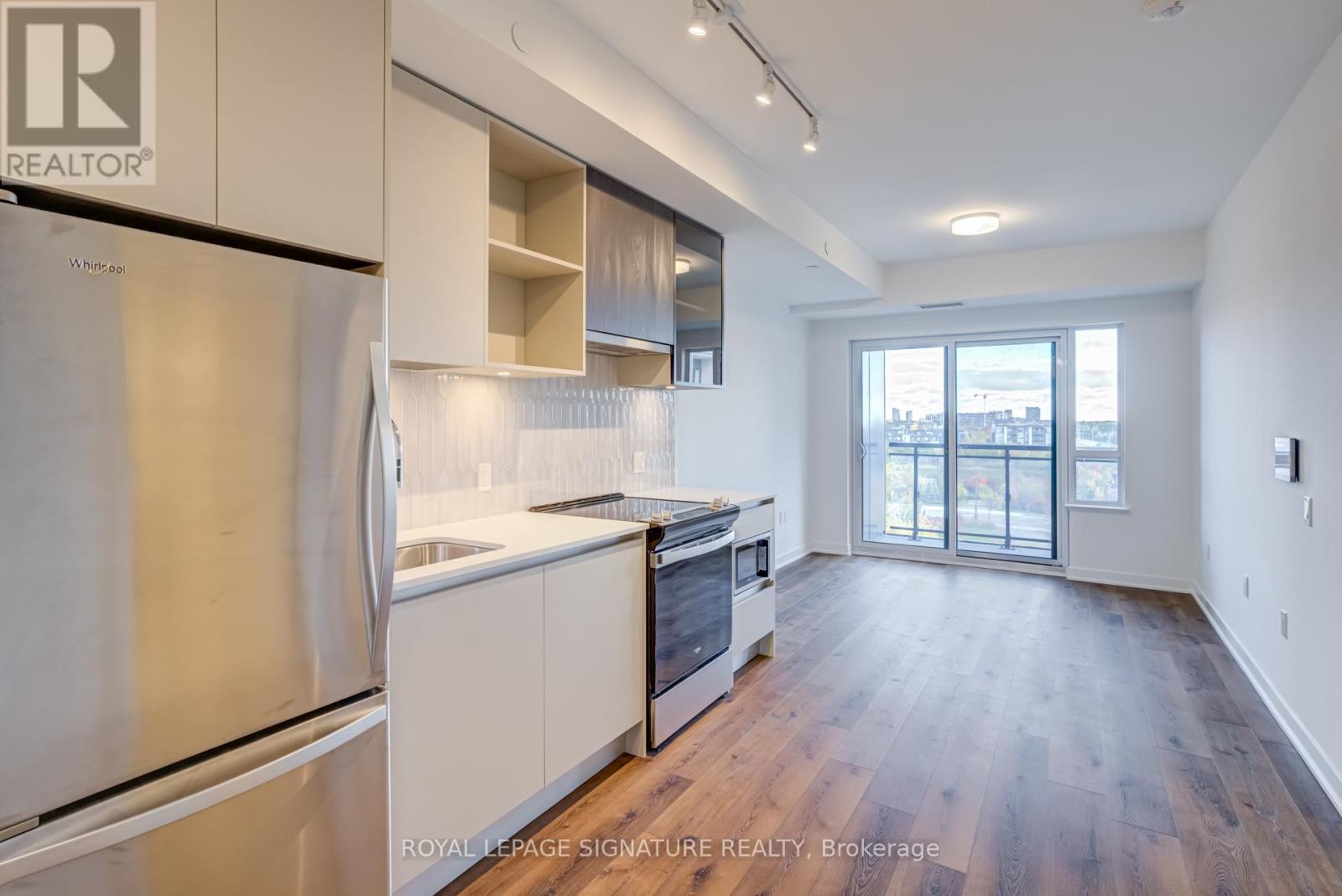 631 - 395 Dundas Street W, Oakville (Go Glenorchy), Ontario  L6M 5R8 - Photo 14 - W12482050