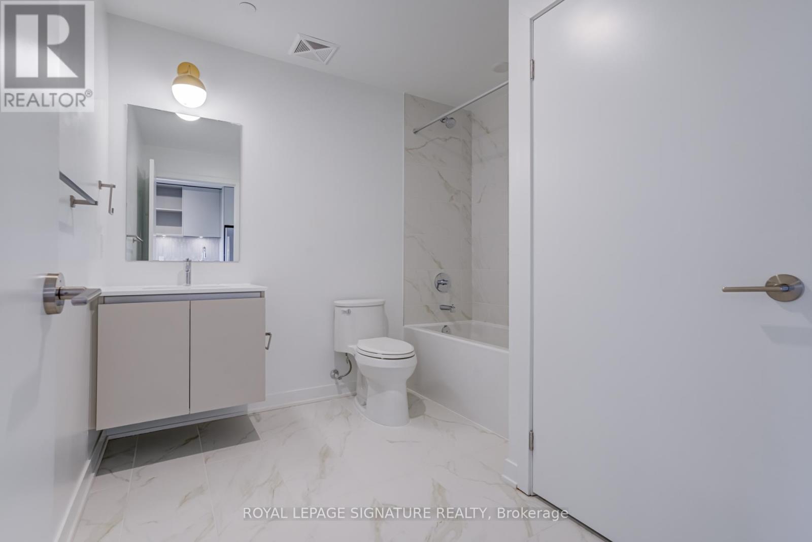 631 - 395 Dundas Street W, Oakville (Go Glenorchy), Ontario  L6M 5R8 - Photo 22 - W12482050