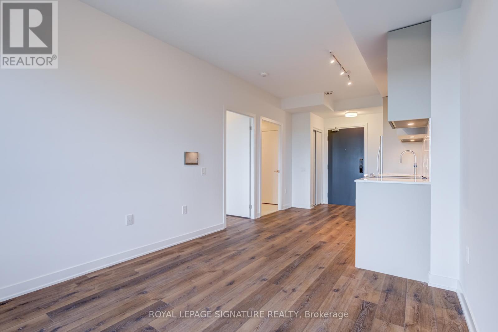 631 - 395 Dundas Street W, Oakville (Go Glenorchy), Ontario  L6M 5R8 - Photo 17 - W12482050