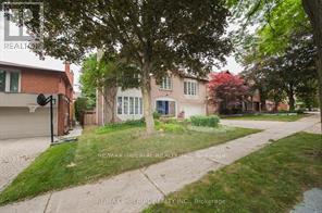 11 RIDERWOOD DRIVE, Toronto, Ontario