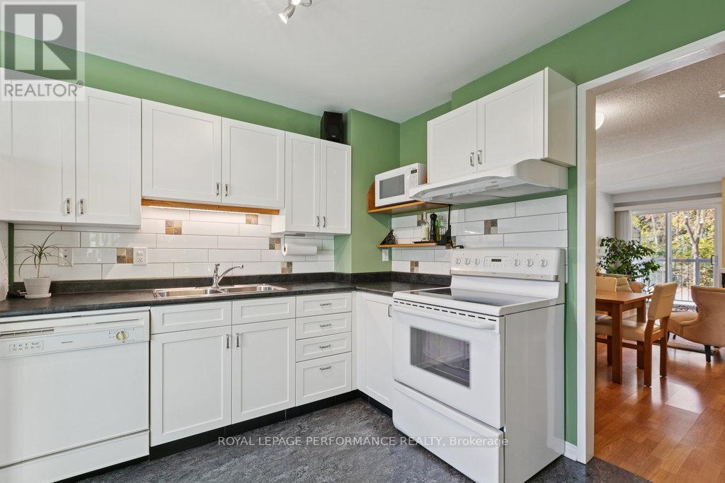 560 Thomson Street, Ottawa, Ontario  K1K 2J8 - Photo 15 - X12482157