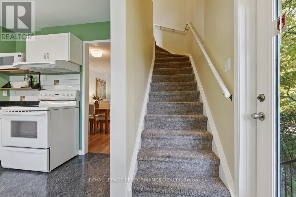560 Thomson Street, Ottawa, Ontario  K1K 2J8 - Photo 20 - X12482157