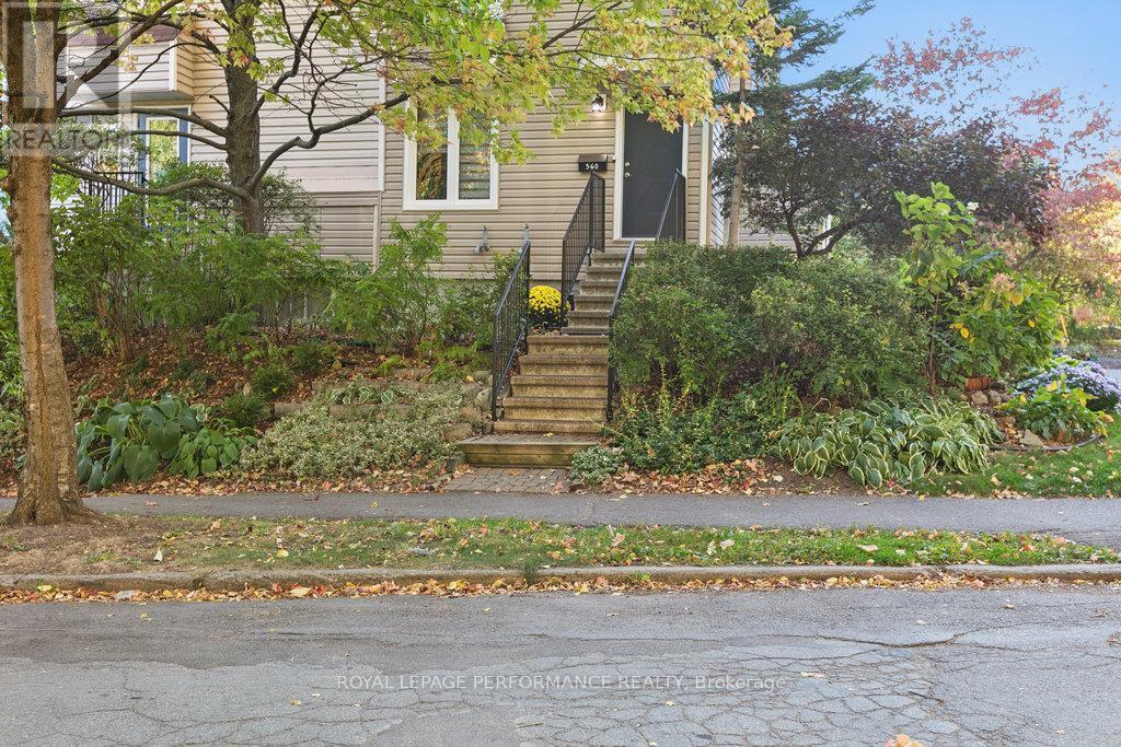 560 Thomson Street, Ottawa, Ontario  K1K 2J8 - Photo 3 - X12482157