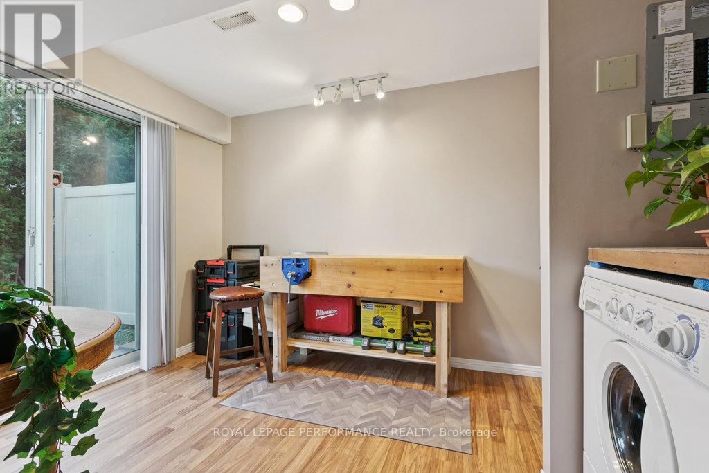 560 Thomson Street, Ottawa, Ontario  K1K 2J8 - Photo 30 - X12482157
