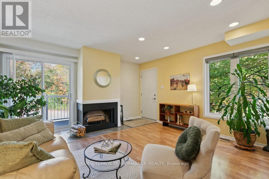 560 Thomson Street, Ottawa, Ontario  K1K 2J8 - Photo 9 - X12482157