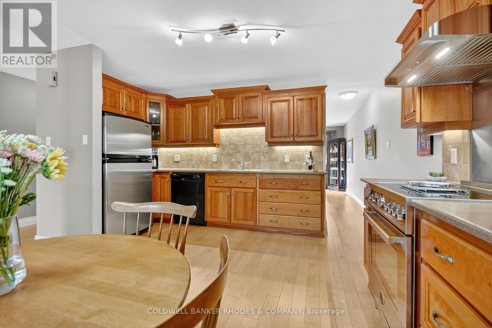 22 - 8 Confederation Private, Ottawa, Ontario  K1V 9W6 - Photo 13 - X12482163