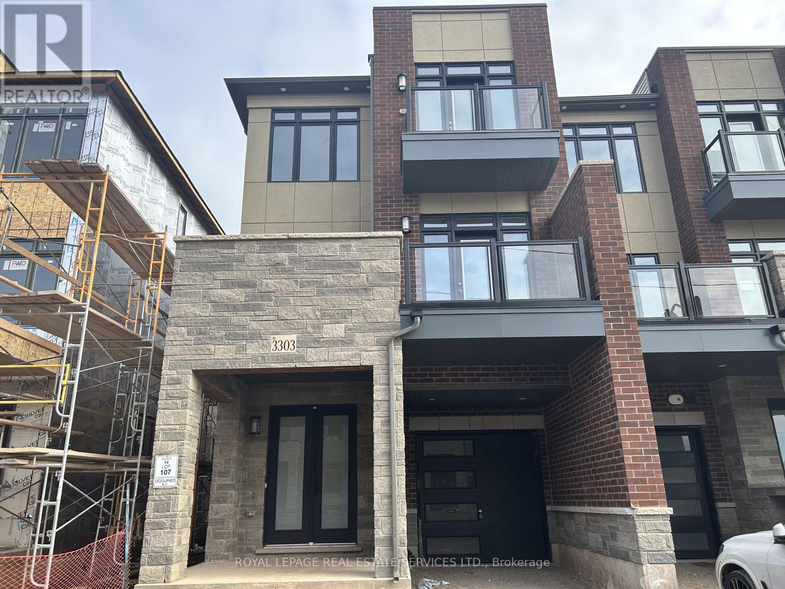 3303 TAHA GARDENS, Oakville, Ontario