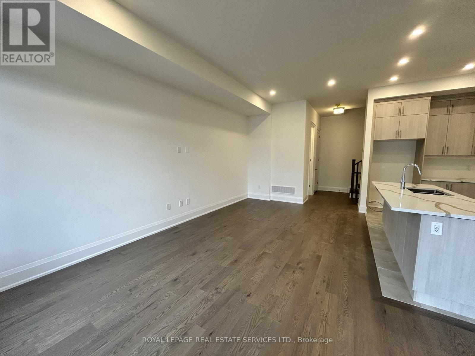 3303 Taha Gardens, Oakville, Ontario  L6M 5R9 - Photo 13 - W12482124