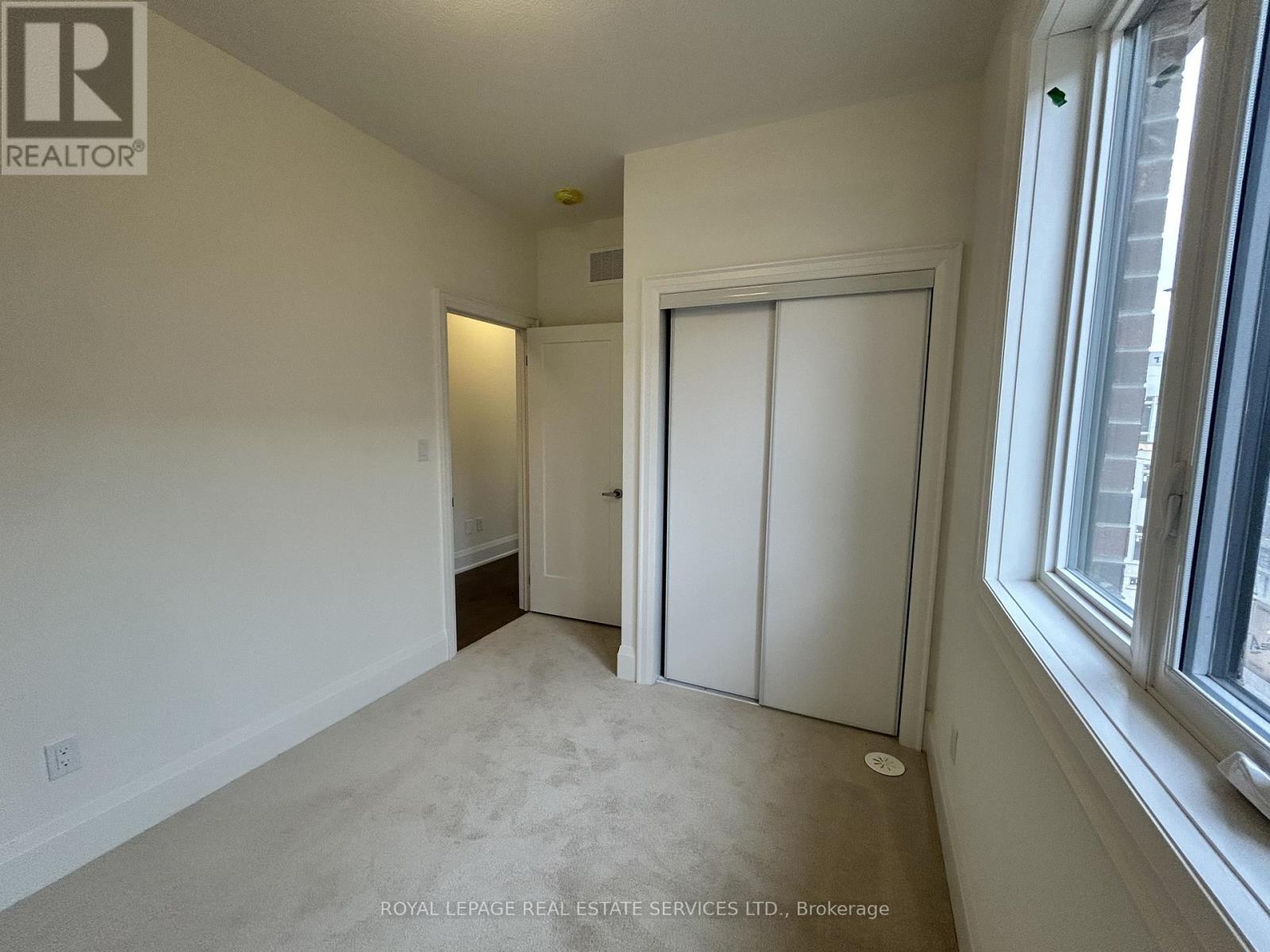3303 Taha Gardens, Oakville, Ontario  L6M 5R9 - Photo 16 - W12482124