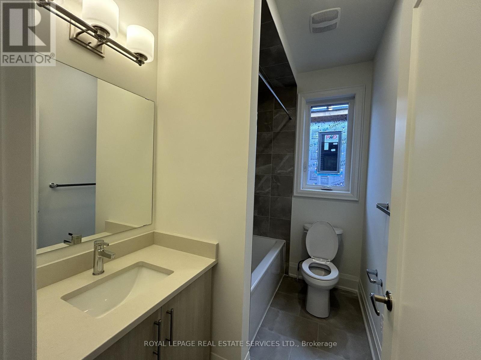 3303 Taha Gardens, Oakville, Ontario  L6M 5R9 - Photo 17 - W12482124