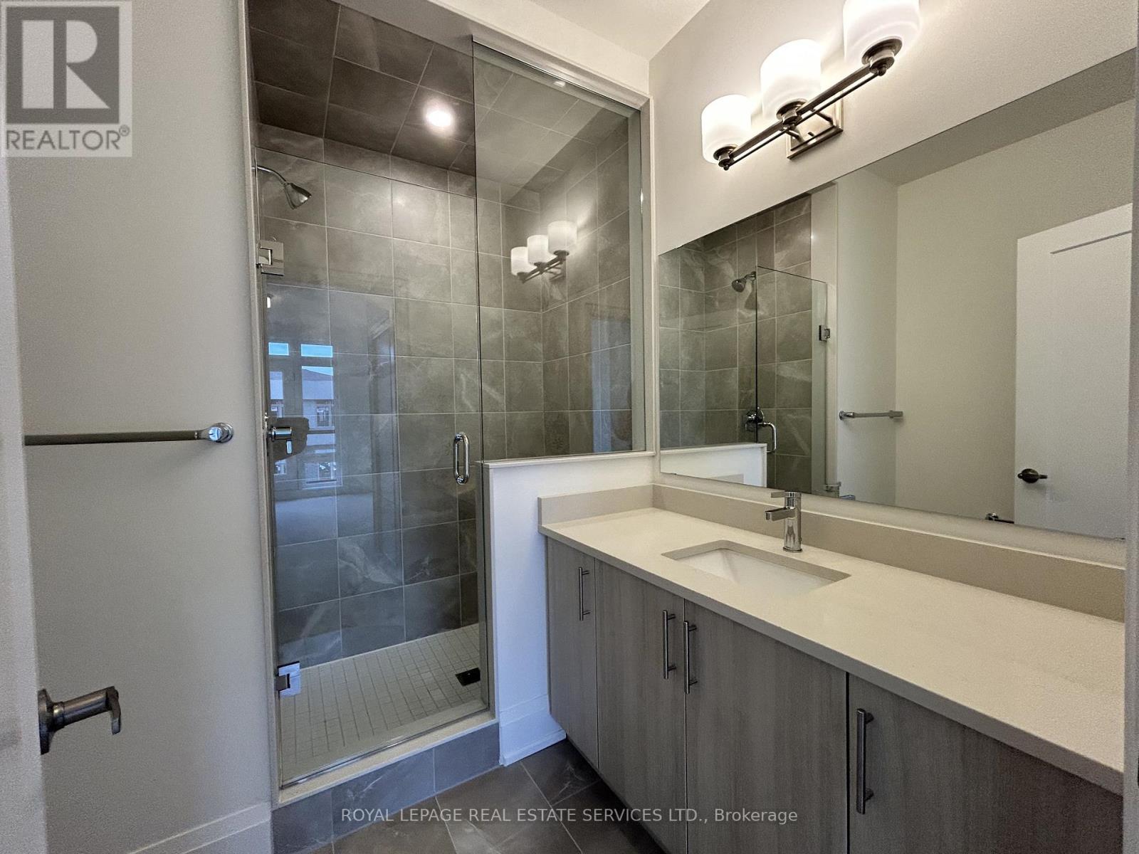 3303 Taha Gardens, Oakville, Ontario  L6M 5R9 - Photo 25 - W12482124