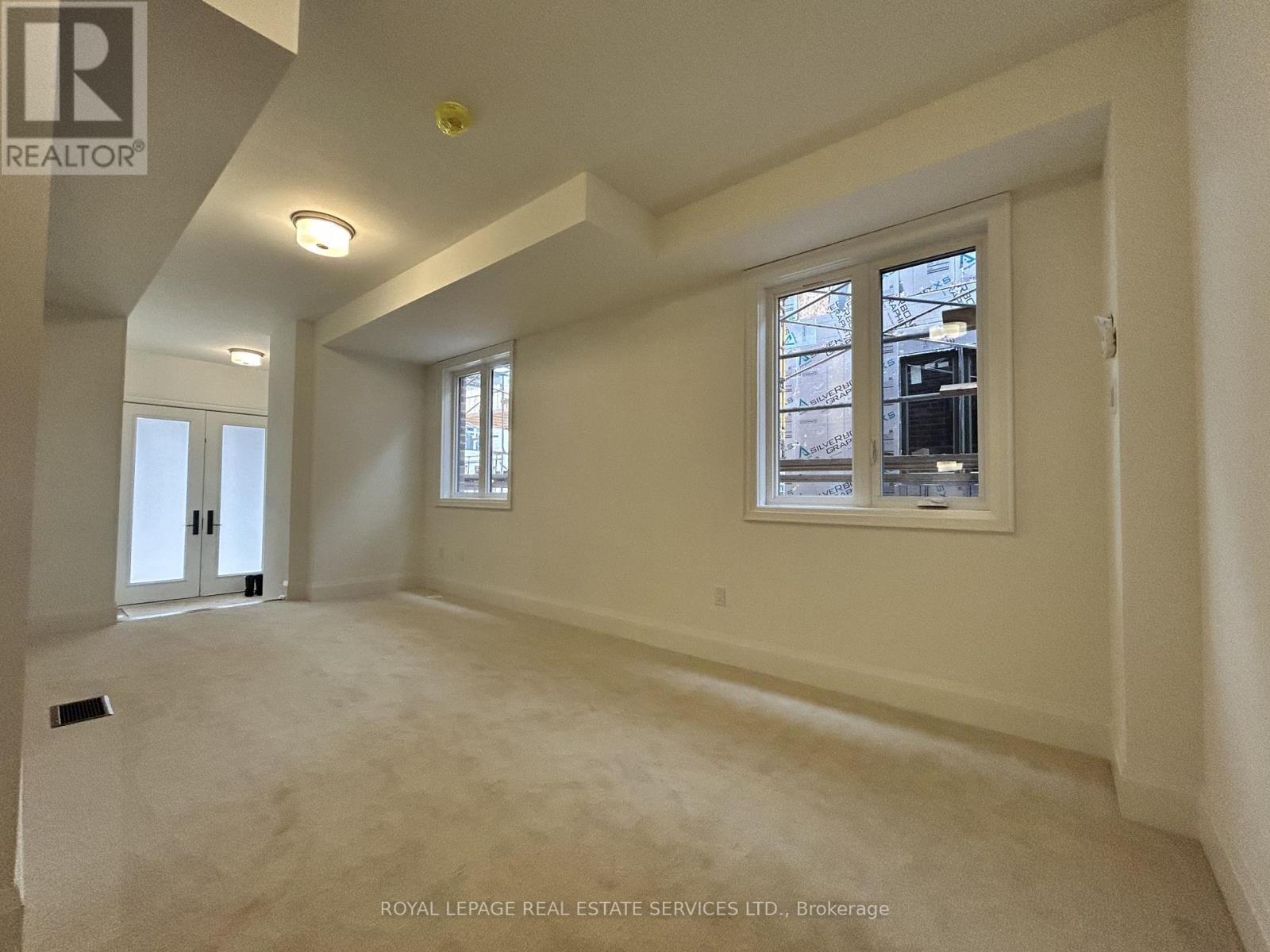 3303 Taha Gardens, Oakville, Ontario  L6M 5R9 - Photo 4 - W12482124