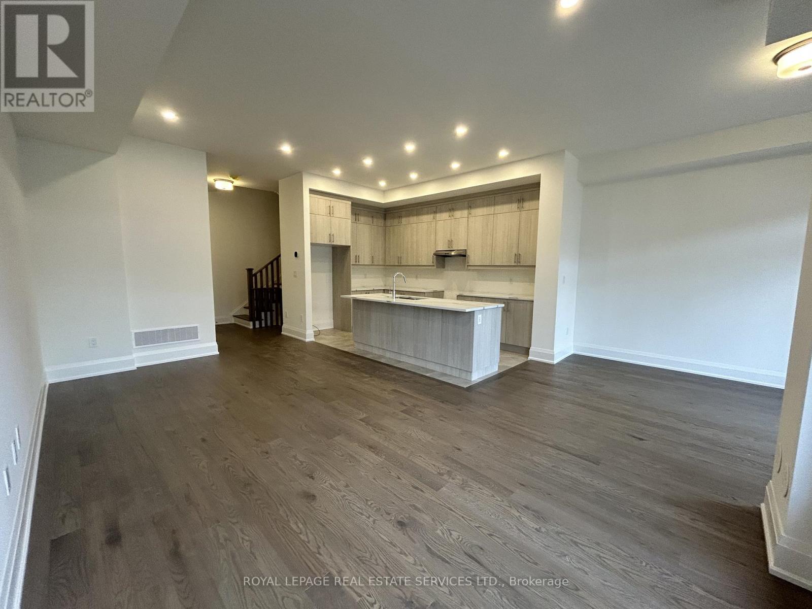 3303 Taha Gardens, Oakville, Ontario  L6M 5R9 - Photo 6 - W12482124