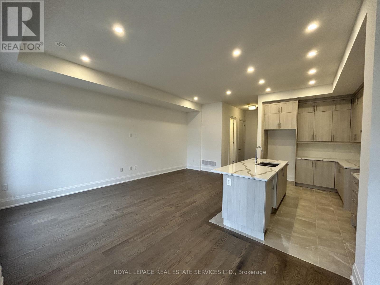 3303 Taha Gardens, Oakville, Ontario  L6M 5R9 - Photo 8 - W12482124