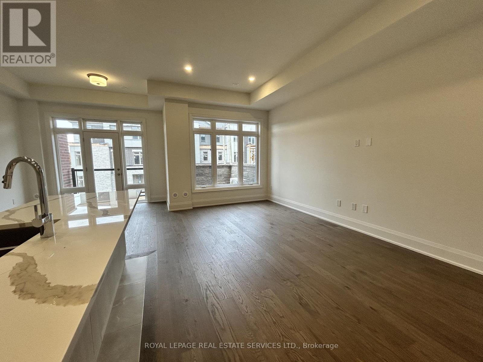 3303 Taha Gardens, Oakville, Ontario  L6M 5R9 - Photo 9 - W12482124