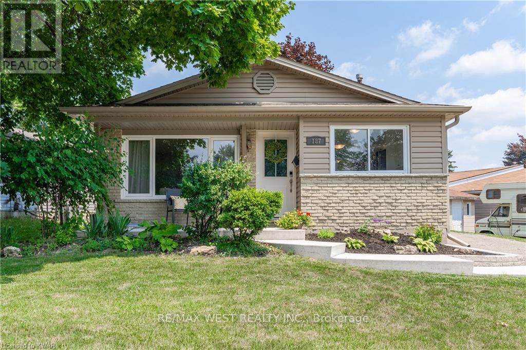 187 BROKEN OAK CRESCENT, Kitchener, Ontario