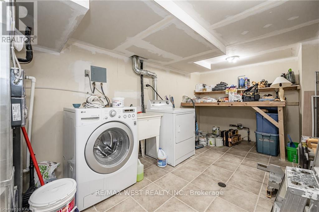 187 Broken Oak Crescent, Kitchener, Ontario  N2N 1N8 - Photo 5 - X12482128