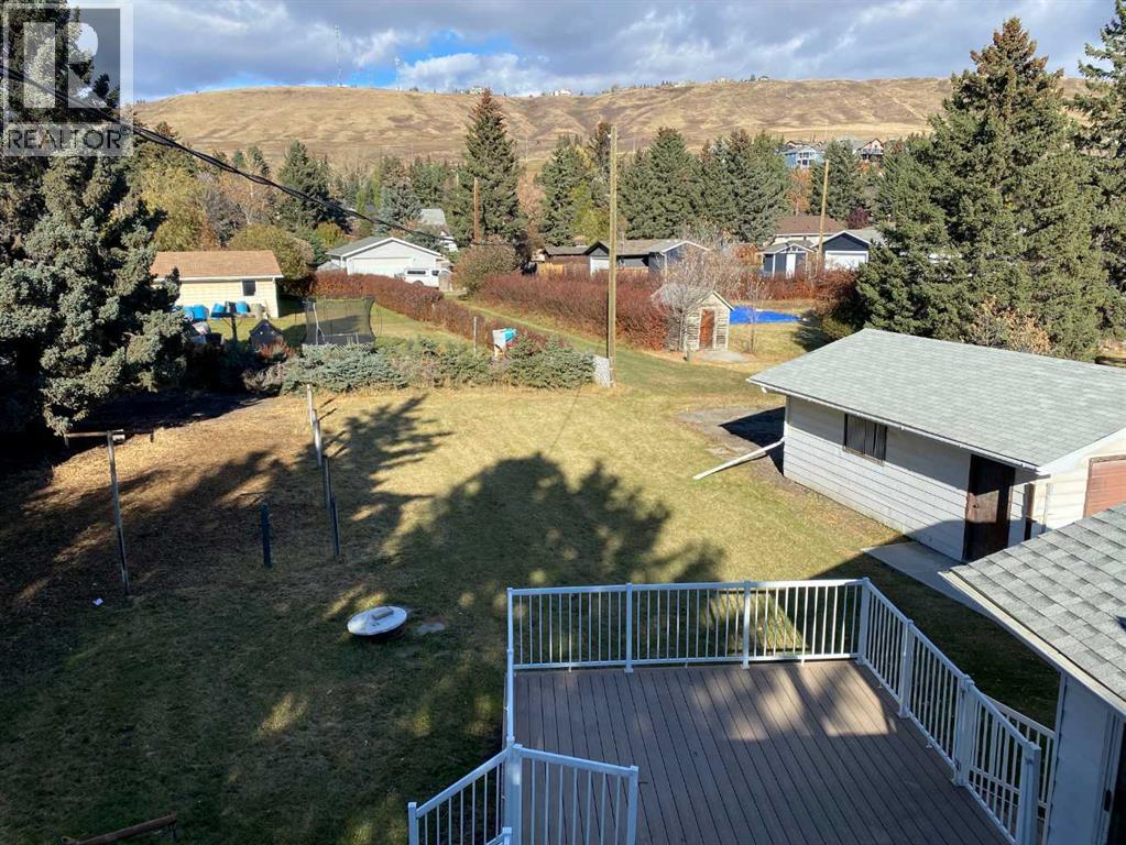 408 First Street E, Cochrane, Alberta  T4C 1C7 - Photo 3 - A2265474