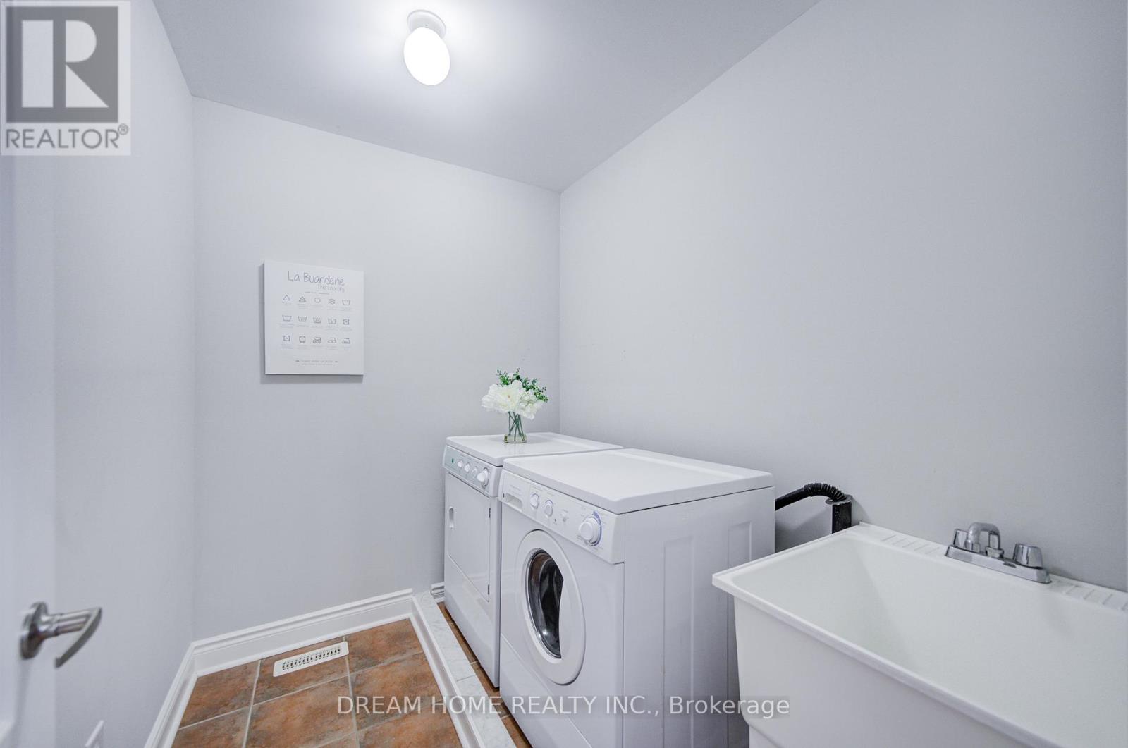 172 Tom Taylor Crescent, Newmarket, Ontario  L3X 3E9 - Photo 18 - N12482099