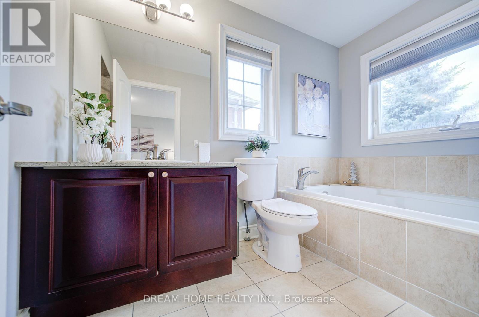 172 Tom Taylor Crescent, Newmarket, Ontario  L3X 3E9 - Photo 22 - N12482099