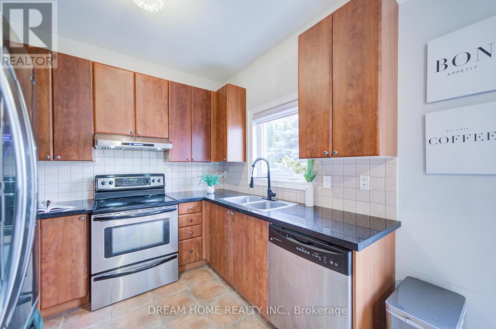 172 Tom Taylor Crescent, Newmarket, Ontario  L3X 3E9 - Photo 13 - N12482099