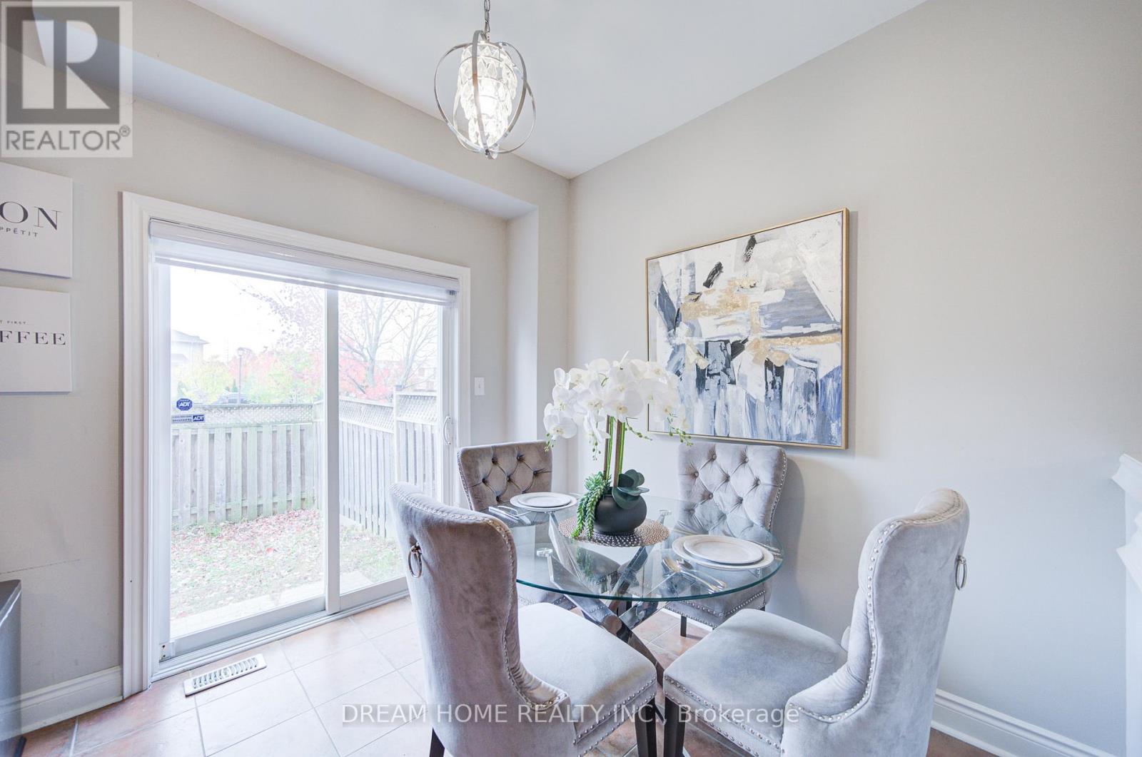 172 Tom Taylor Crescent, Newmarket, Ontario  L3X 3E9 - Photo 11 - N12482099